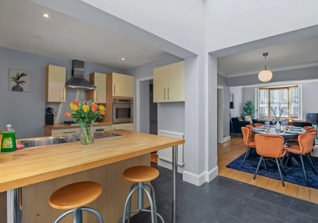 The Townhouse By My Getaways Free Parking