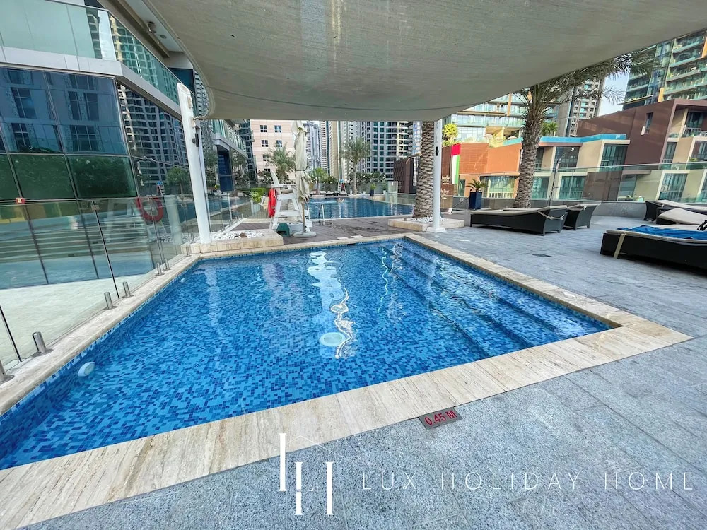 LUX Lavish Suite with Full Marina View 4