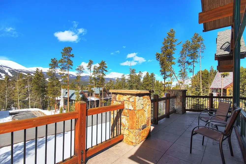 Mountain Majesty Manor
