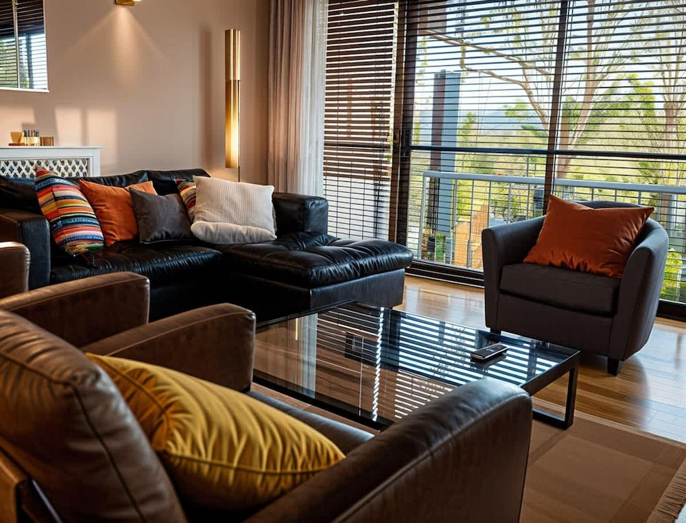 Stylish Dulwich Apartment With Parking