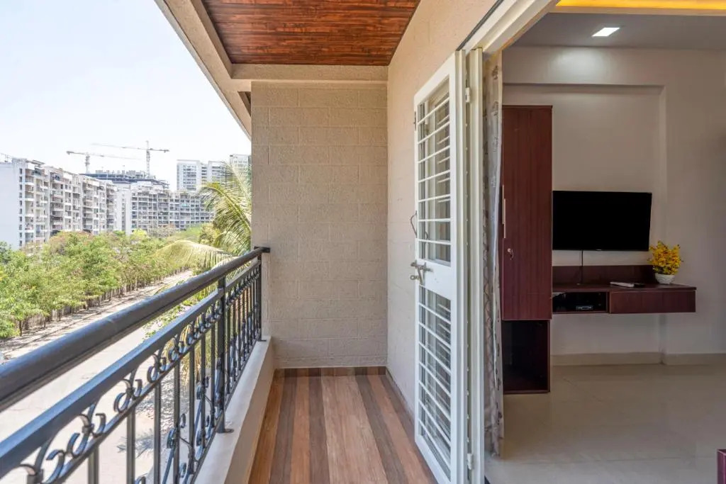 StayBird - Divine Suites, Business Hotel, Kharadi
