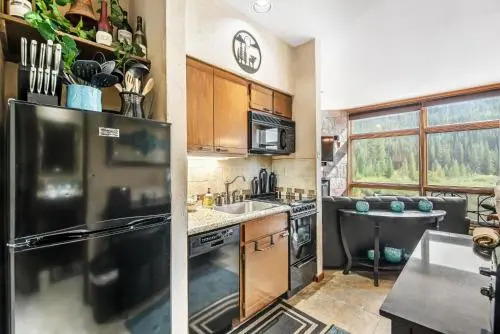 River Bank Lodge 2914