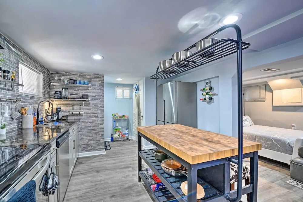 Stylish DC Studio ~ 5 Mi to National Mall!