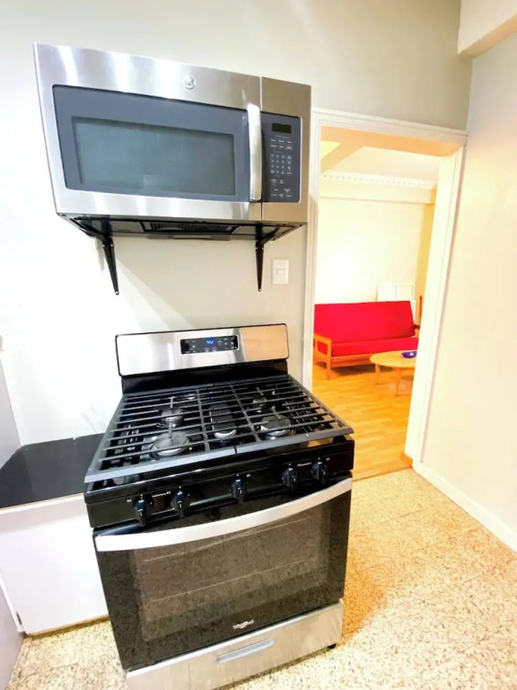 Stylish 1-bed Opposite Queens Park Savannah