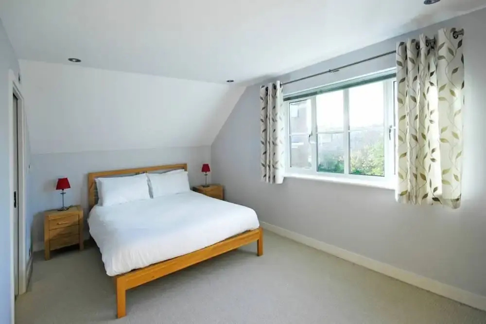 The Oars - Riverfront Property - From 300 Per Night