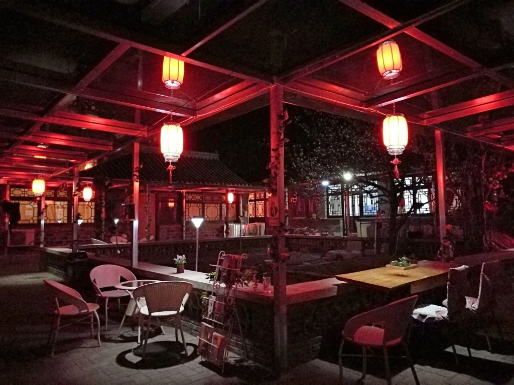 Beijing Badaling Great Wall Caos Courtyard guesthousel 1Private english tour guide 2Pick up&Drof off &landmark visiting serivice3Very near to Badaling Great Wall4Offer free beijing travel guide5Traditonal Chinese courtyard
