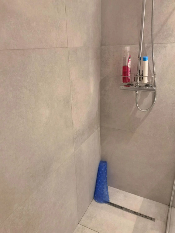211 Apartamento moderno com vista para a piscina no centro da cidade