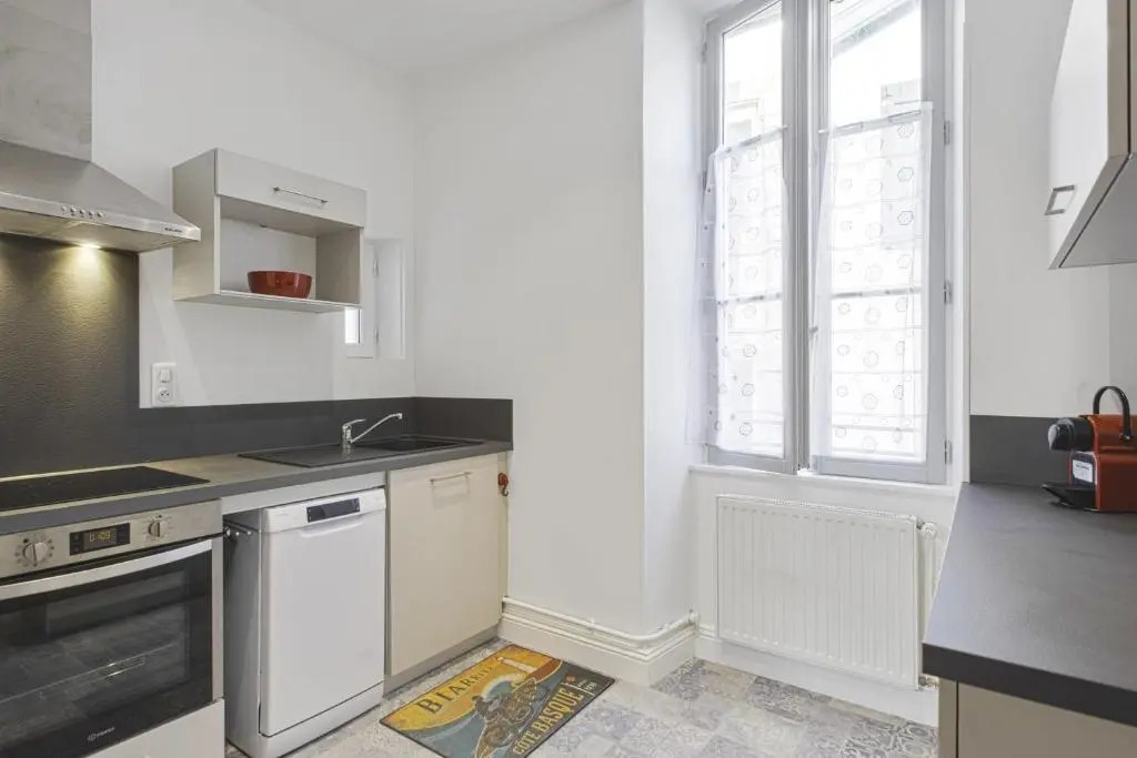 Superb and calm T3 in the heart of Biarritz 5 min from the beach - Welkeys