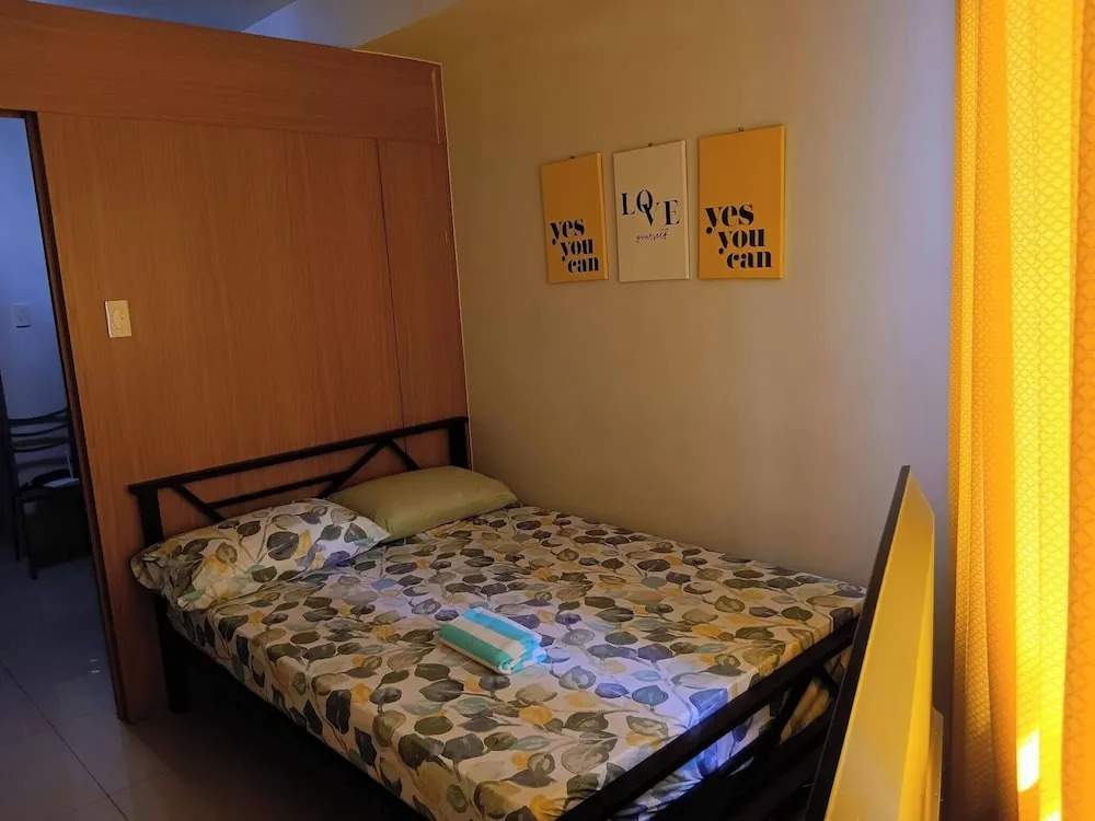 Joyful Pasay Getaway Staycation Condo Near MOA and Ikea Near Mall of Asia