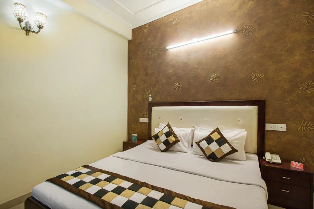 OYO 648 Hotel Royal Ecstasy