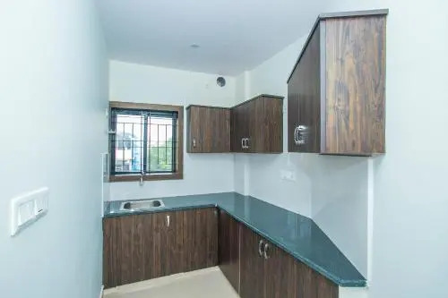 OYO 16939 Ne Westend Suites