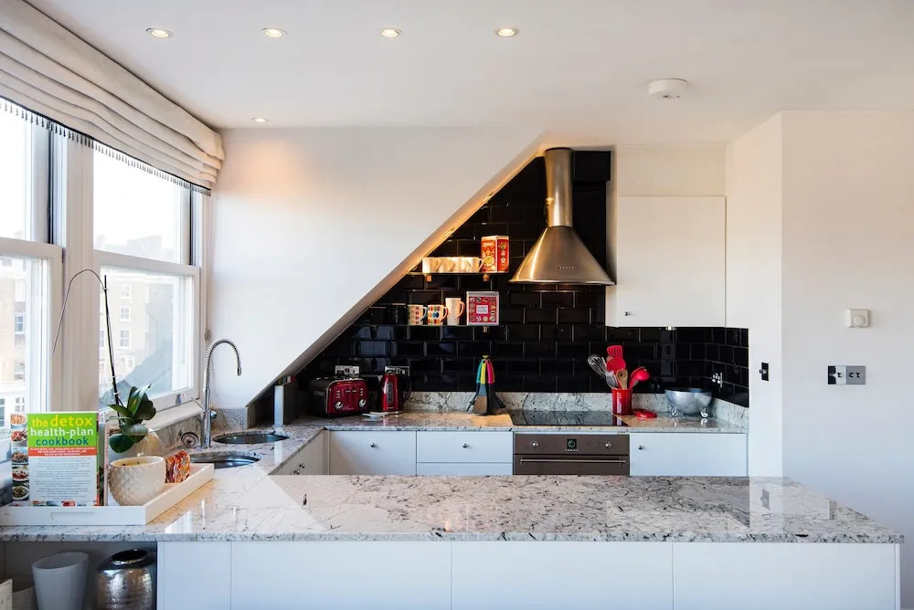 Balcony Apartment In Little Venice