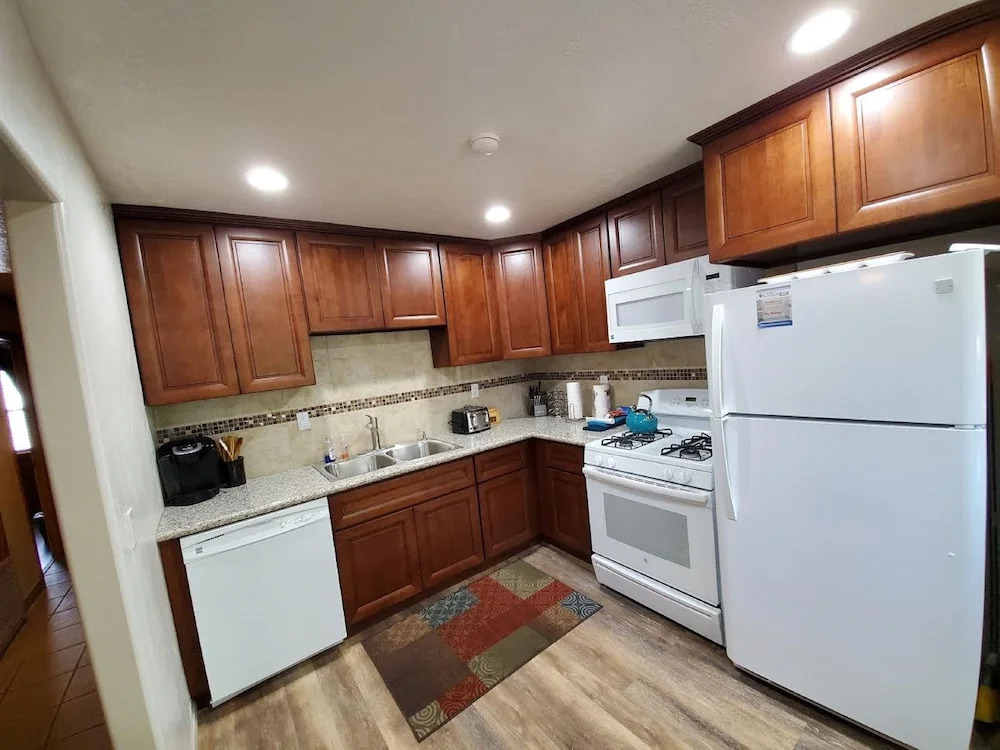 Cozy Bear Lodge B