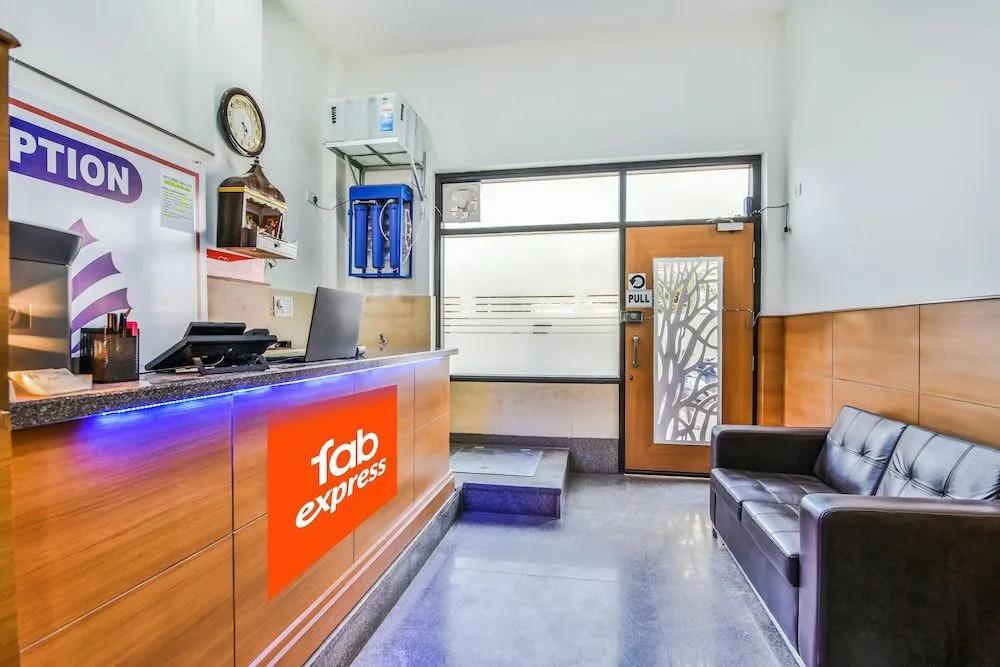 FabHotel Aerosky