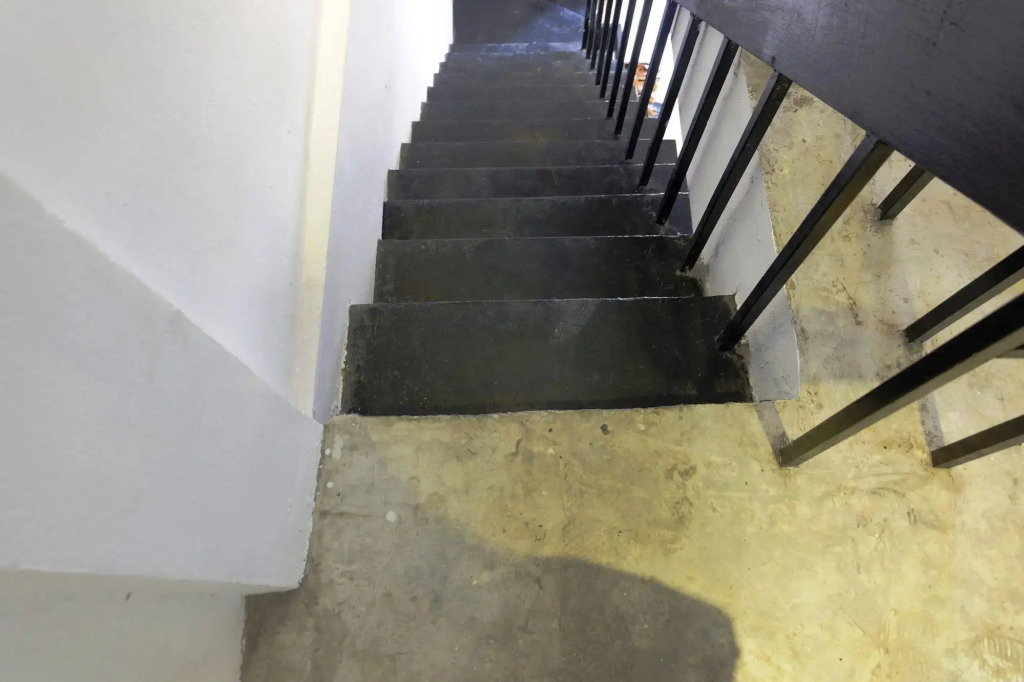 Seek Sleep Hostel