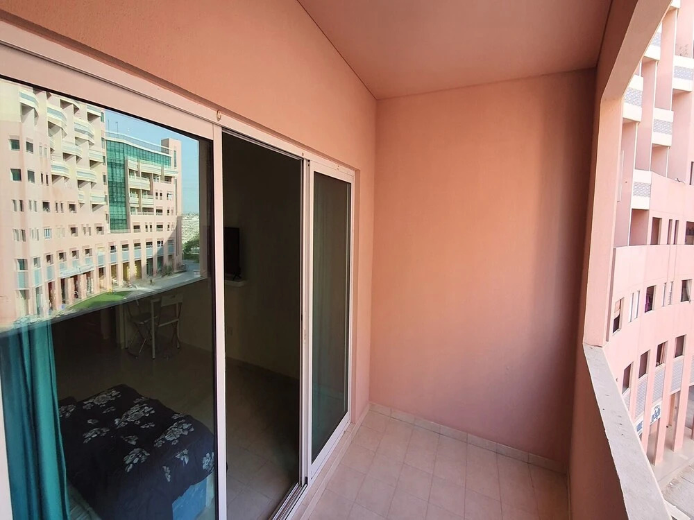 Stunning Furnished Studio Apartment in the Heart of Dubai