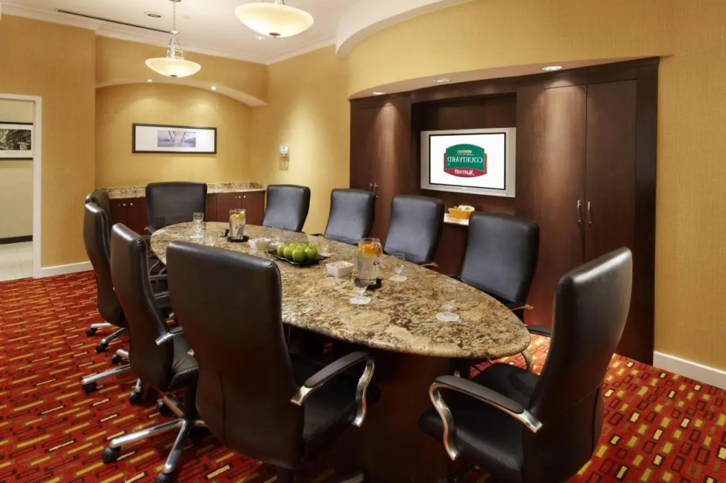 Courtyard by Marriott Pittsburgh West Homestead Waterfront