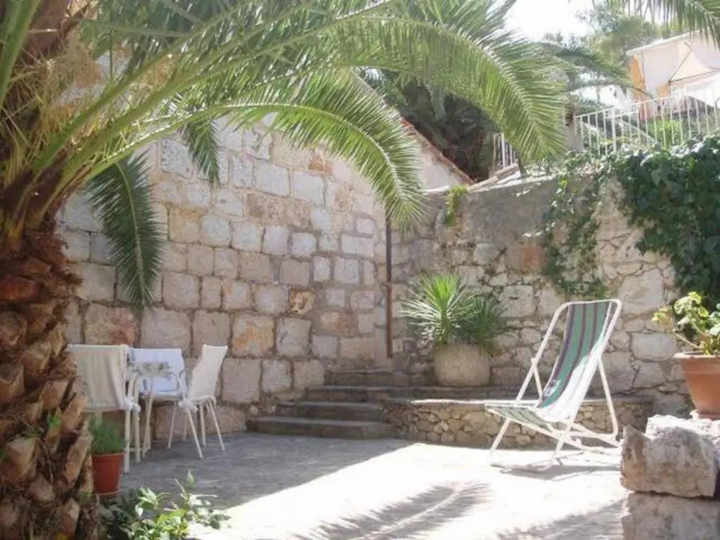 Apartments Kaštel