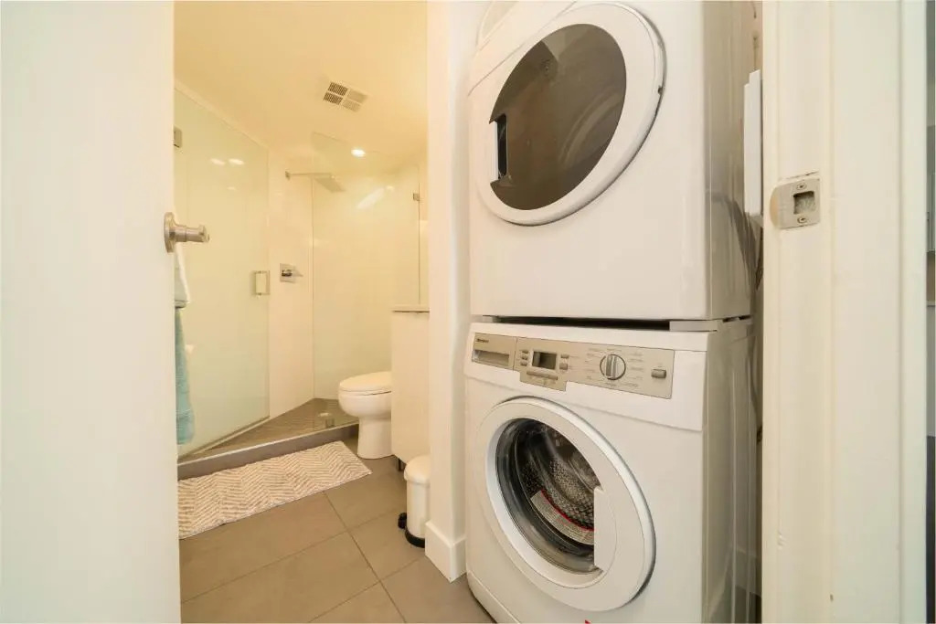 Sunset Beach Walk 2BD+2BA+1PRK Yaletown