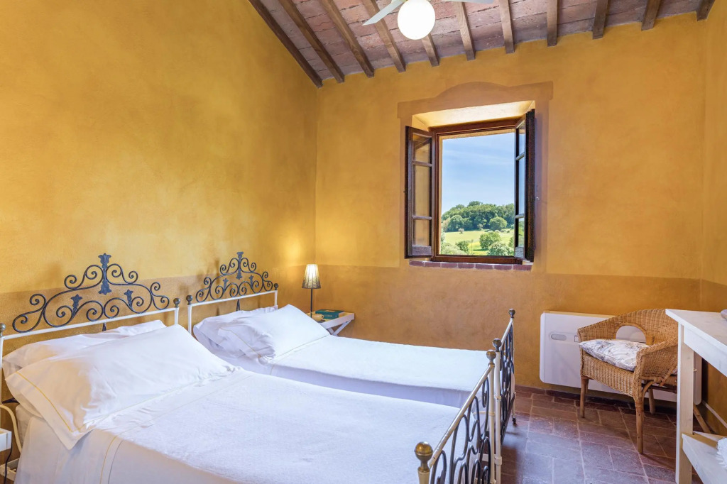 PODERE PRATOVECCHIO 14&2, Emma Villas