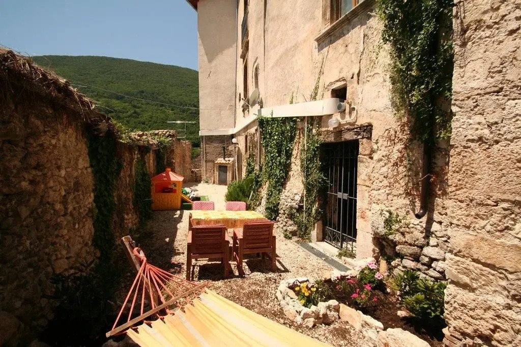 Sotto Il Castello
