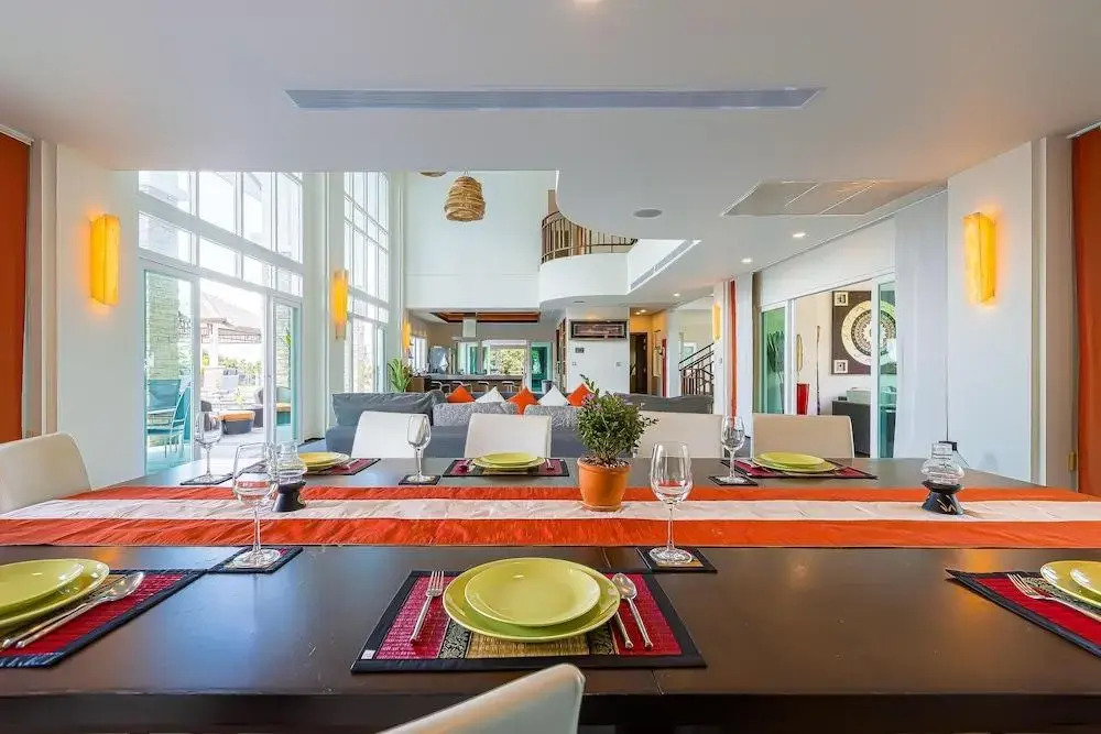 7 Bedrooms Mansion on The Golf Course-JB