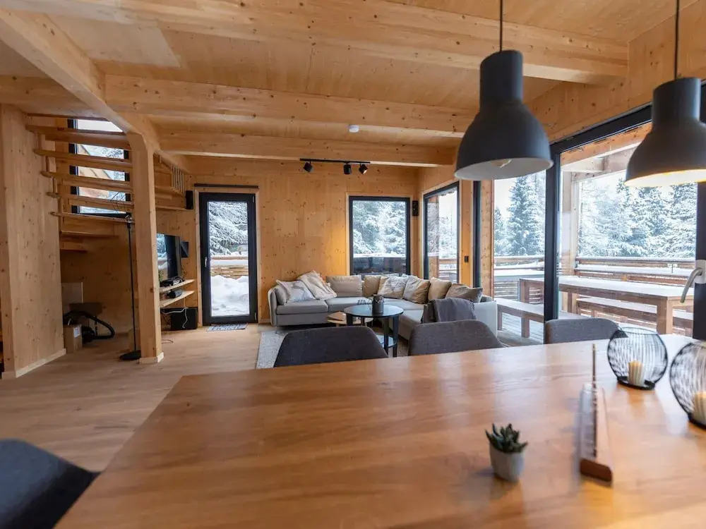 Luxurious Chalet With Outdoor Whirlpool