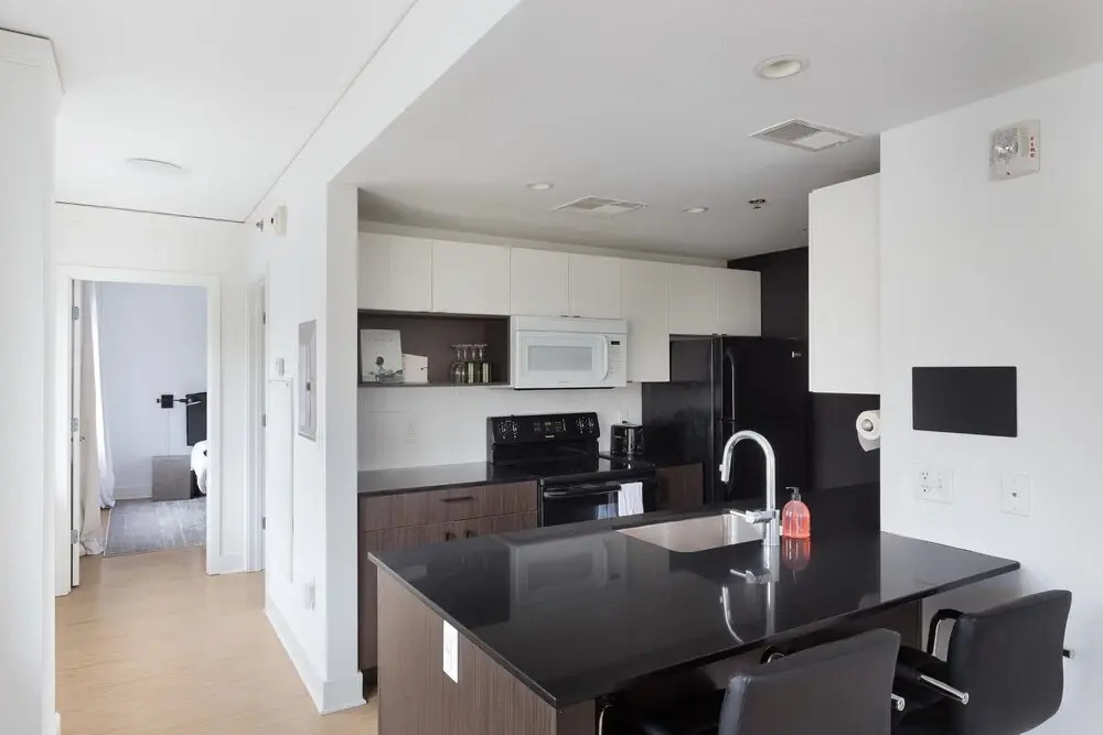Comfy MW Apts with Gym & WD by Zencity