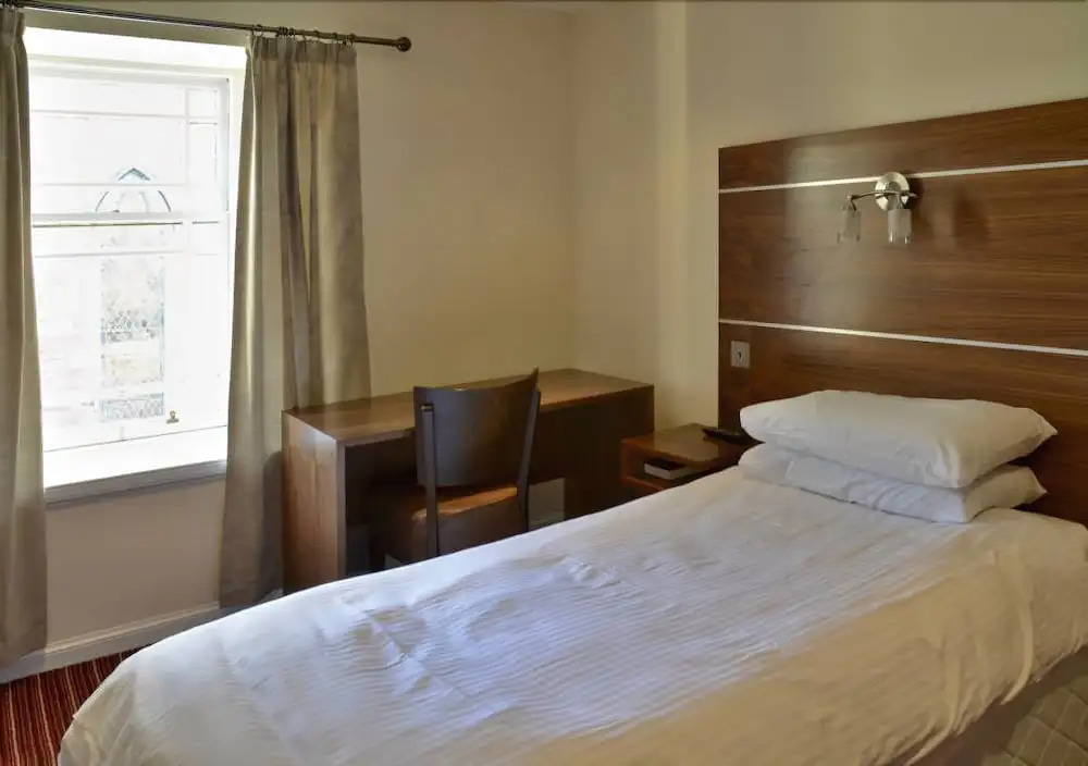 County Hotel