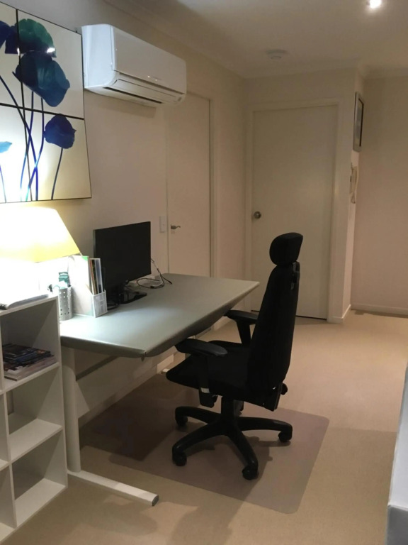 Merivale stay in South Brisbane two beds two baths one parking