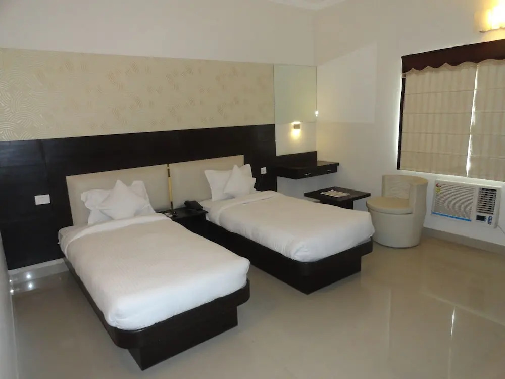 Treebo Maniram Palace