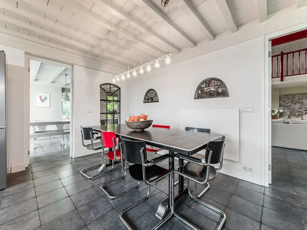 Spacious Holiday home De Pauwenhof