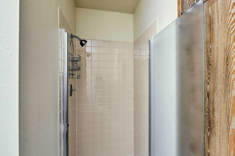 Modern Anchorage Townhome: 8 Mi to Downtown!