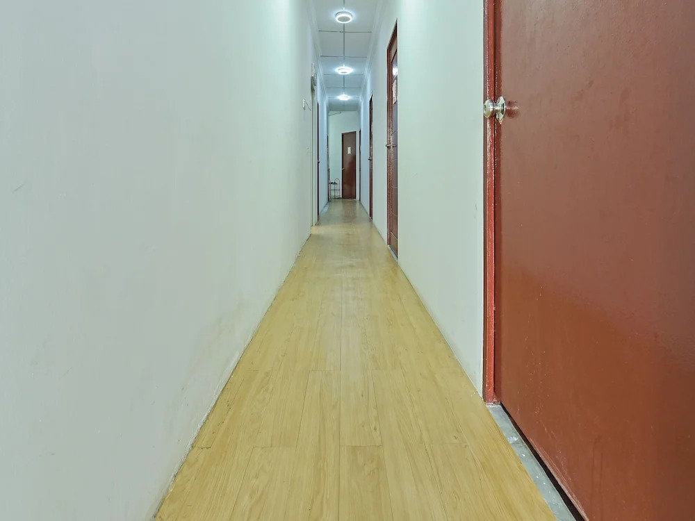 OYO 90431 Cz Hotel
