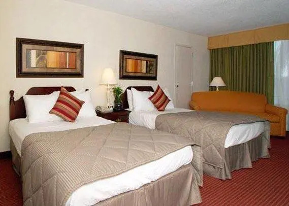 Clarion Hotel Fort Myers