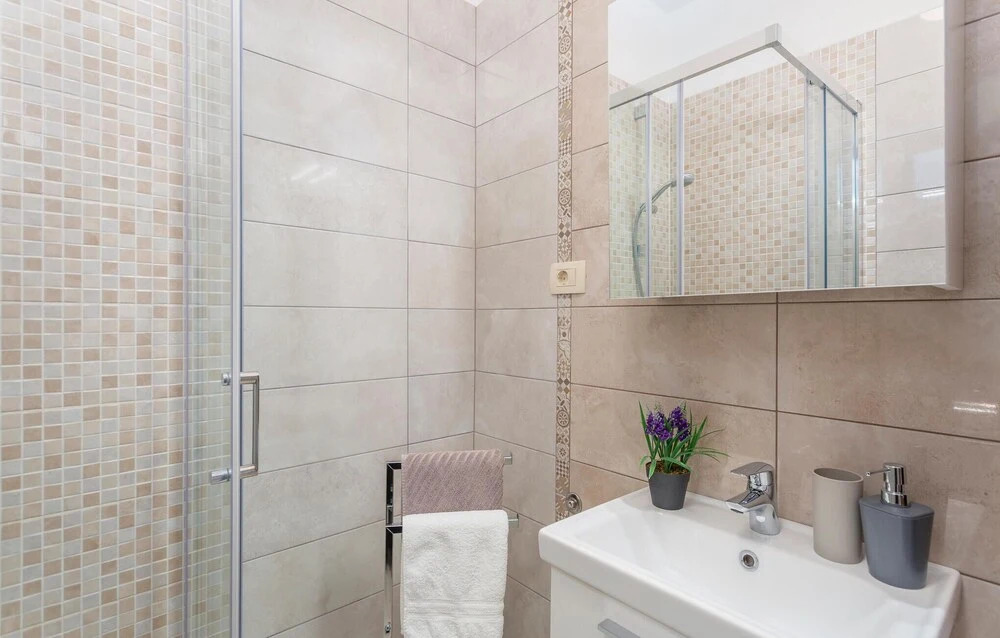 Stunning Apartment in Malinska With Wifi and 2 Bedrooms