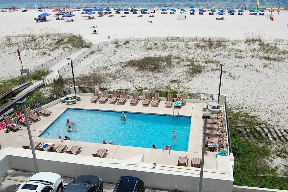 Island Winds East 409 condo