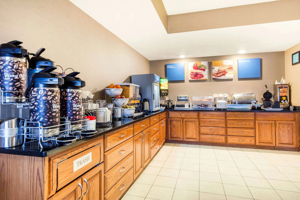 Comfort Suites Normal University area