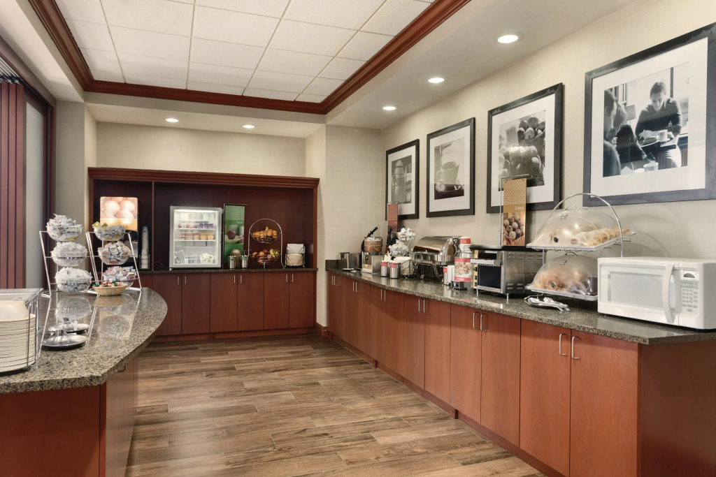 Hampton Inn & Suites Mystic