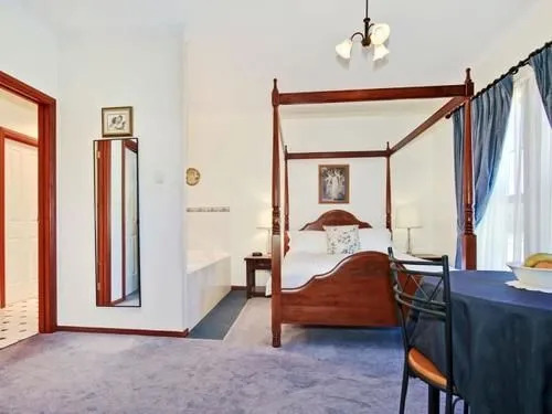Wine and Roses Bed and Breakfast