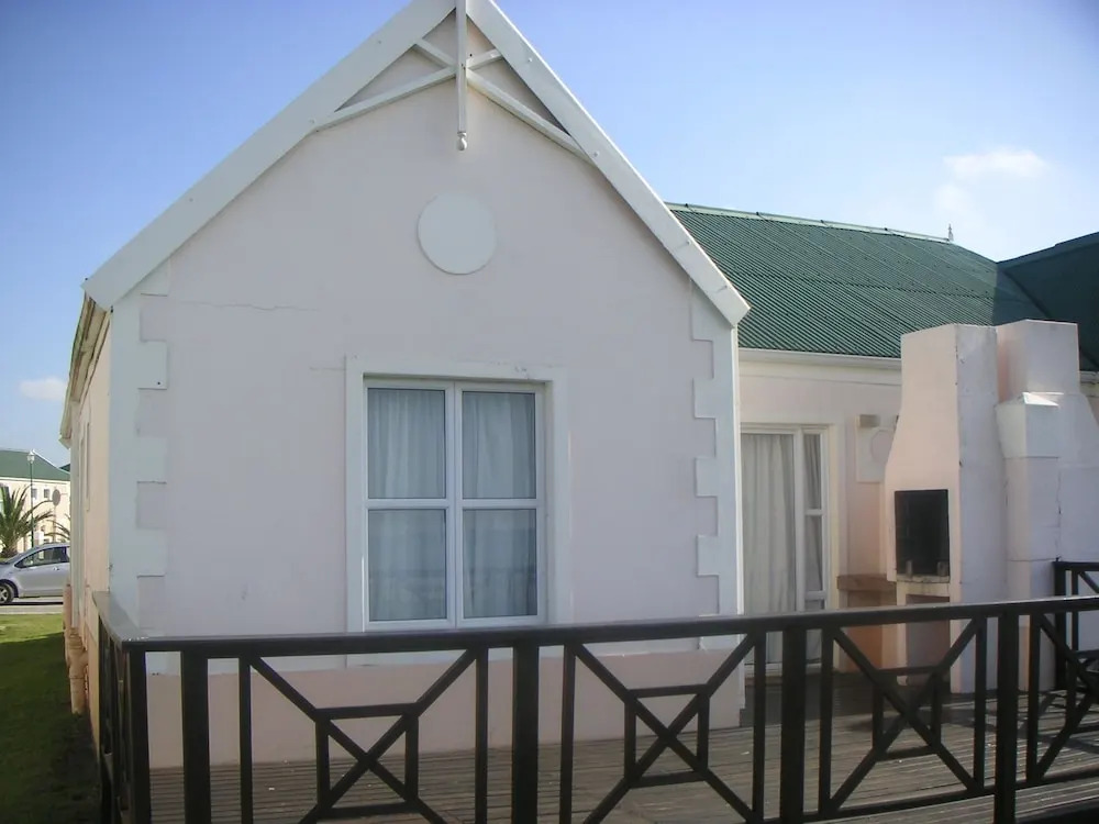 Waterside Living Estates - Claptons 33