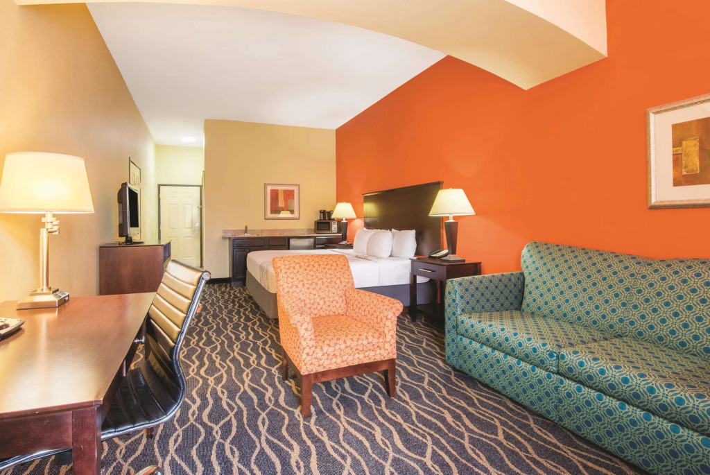 La Quinta by Wyndham Tulsa Airport / Expo Square