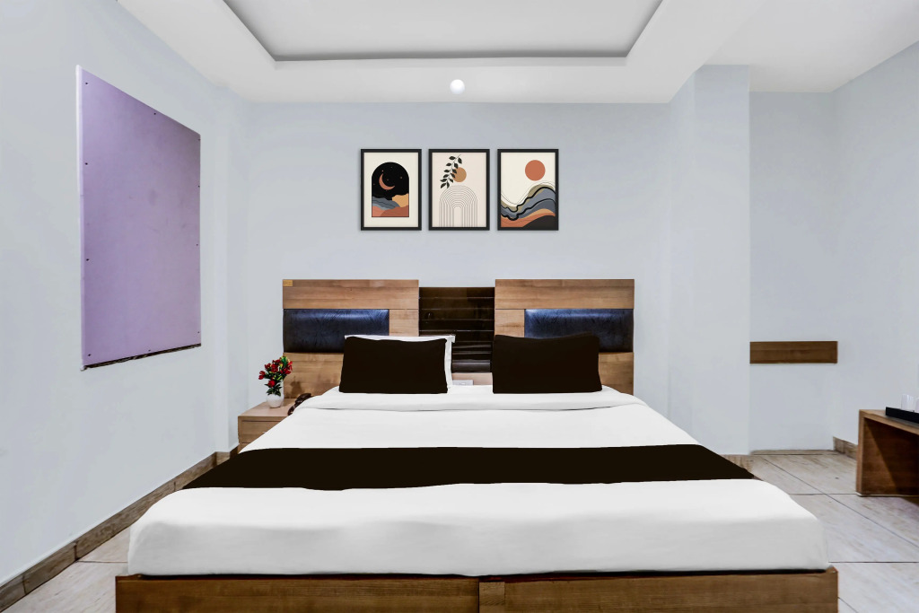 OYO 4477 City Square Hotel