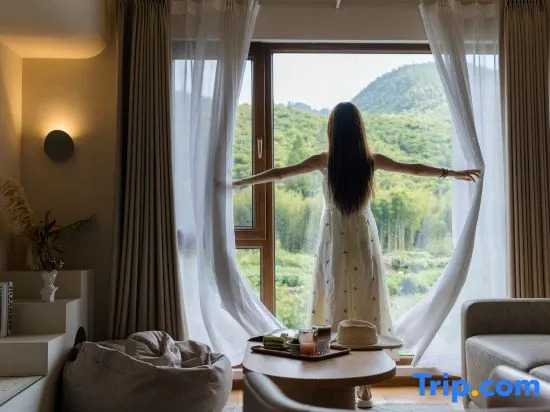 Moganshan Dashuxia · Creek Tracing Swimming Pool Mingsha Wenquan Vacation Boutique Stay