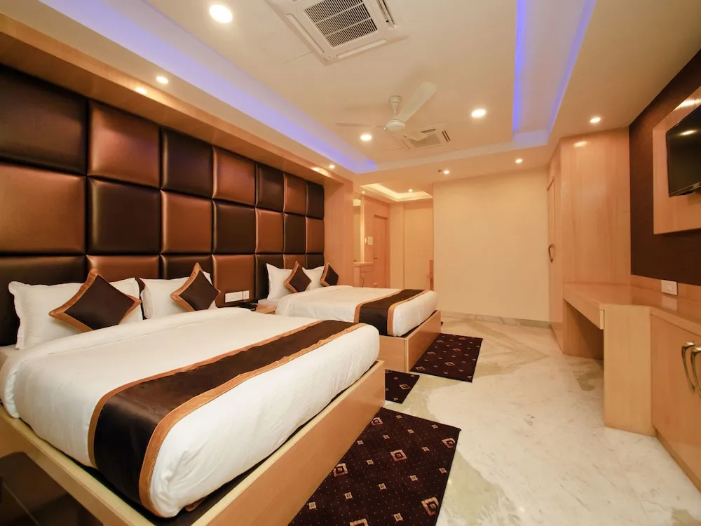 Capital O 8565 Hotel Golden Palace