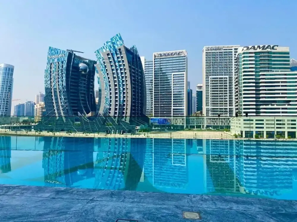 Luxurious 2-BR Oasis Steps Burj Khalifa