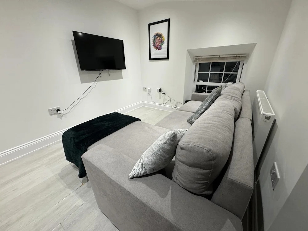 Beautiful 2 Bed Apartment in Walton on the Naze