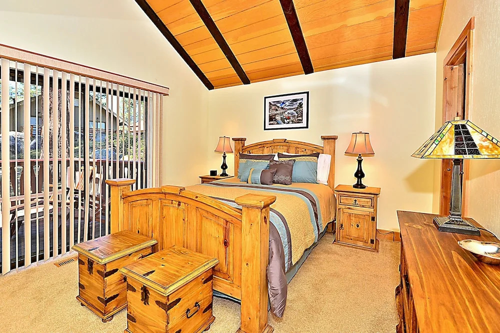 4BR Loft Tahoe Tyrol Chalet by RedAwning