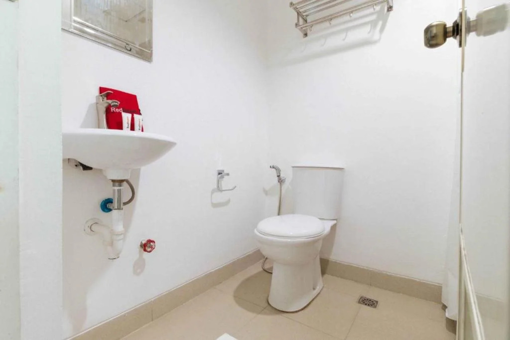 RedDoorz Plus at Banawe Quezon City