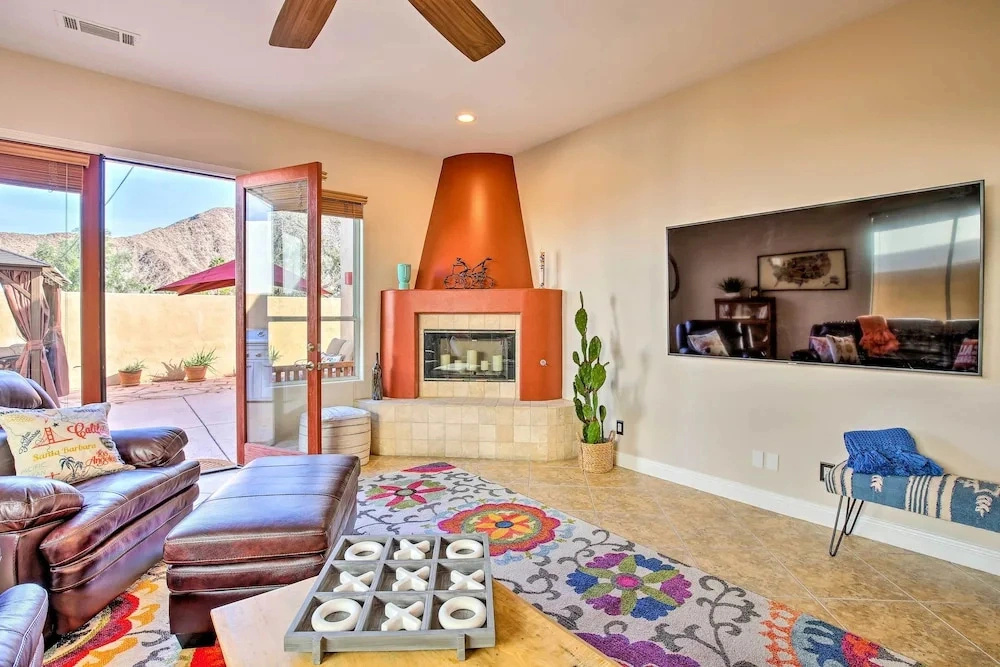 222396 3BR Escape w/ Fire Pit: 1 Mi to Old Town